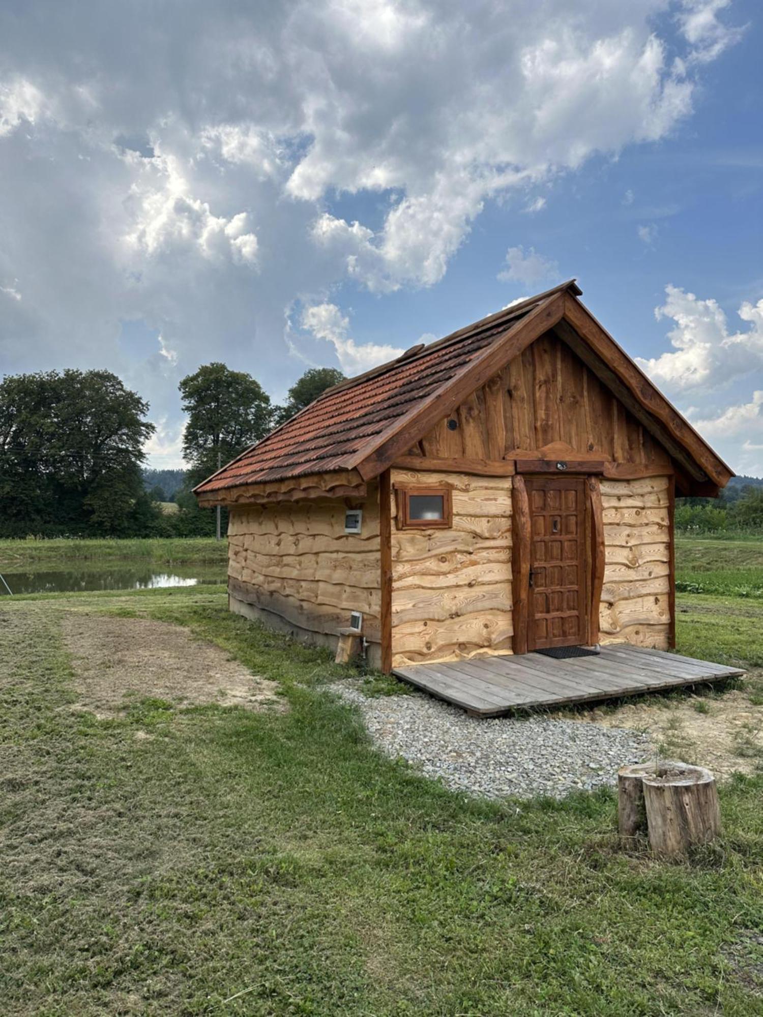 Domki Wedkarskie Nad Stawami Pirania Villa Zagorz Екстериор снимка